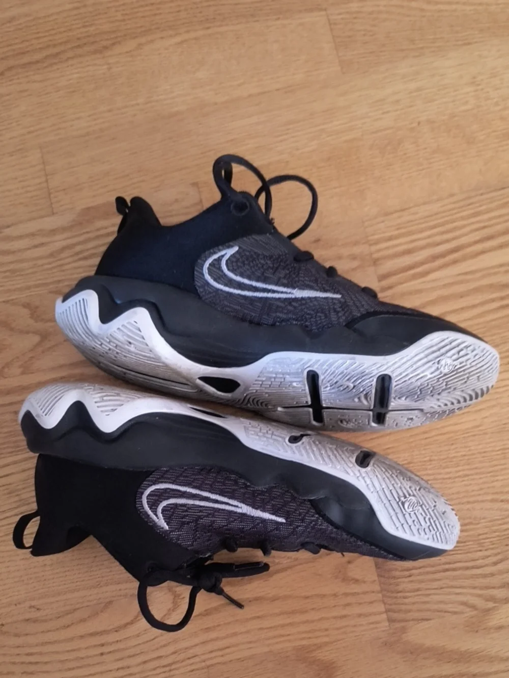 Nike Giannis Immortality Basketball Sneaker Show Size 6.5